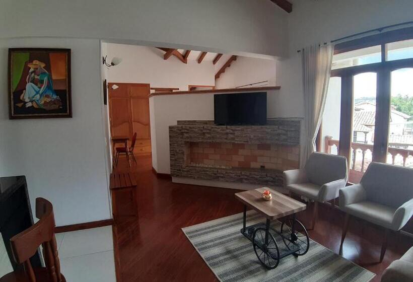 Люкс Кровать Кинг, El Giro