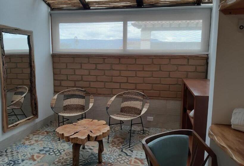 Номер Deluxe, El Giro