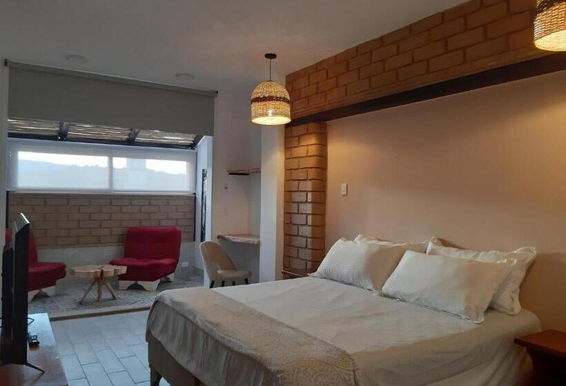 Номер Deluxe, El Giro