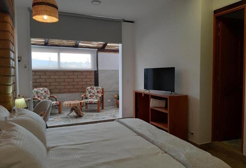 Номер Deluxe, El Giro