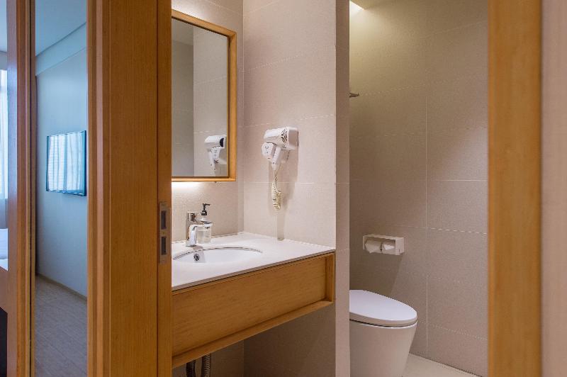 اتاق خانوادگی, Ji  Taiyuan Municipal Government