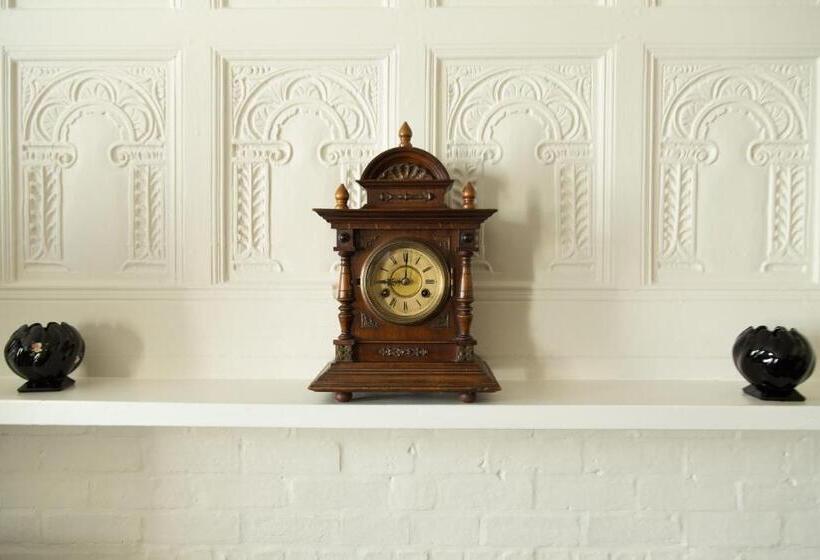 デラックスルーム, The Old Vine