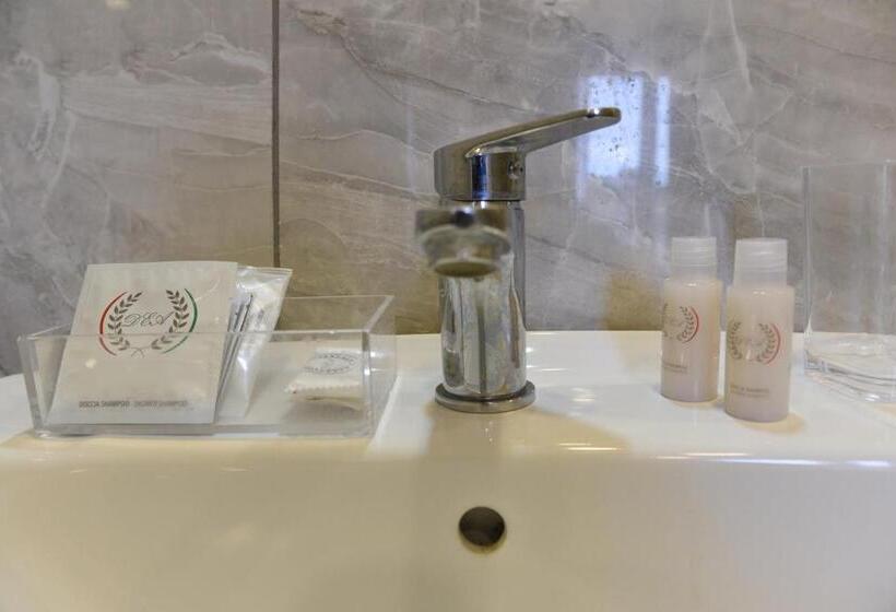 חדר סטנדרט לשלושה, Ville Vesuviane