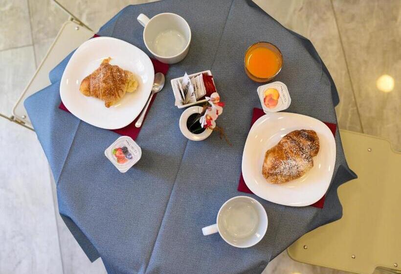 חדר סטנדרט לשלושה, Ville Vesuviane