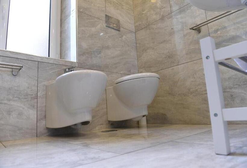 חדר סטנדרט לארבעה, Ville Vesuviane