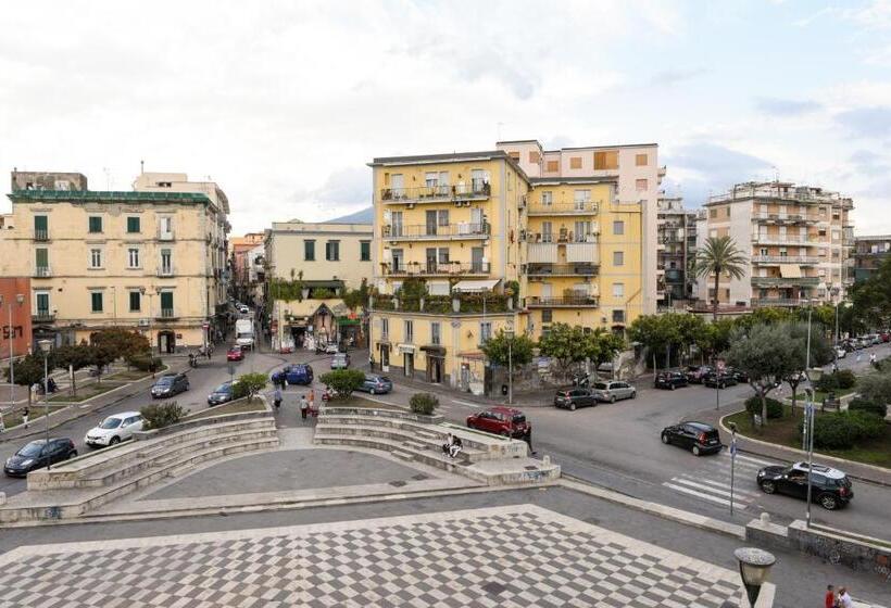 חדר סטנדרט לשלושה, Ville Vesuviane