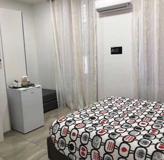 חדר סטנדרט לשלושה, Ville Vesuviane