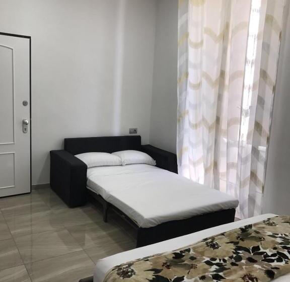 חדר סטנדרט לשלושה, Ville Vesuviane