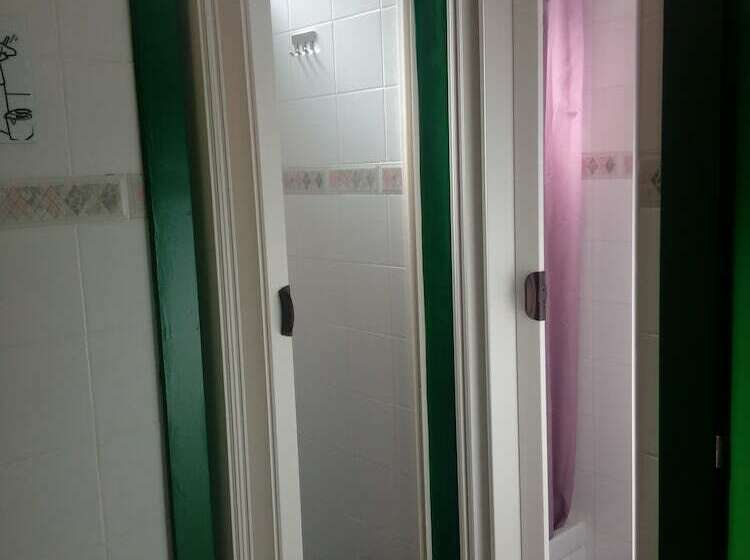 سرير فى غرفة مشتركه, Hostel De Las Facultades