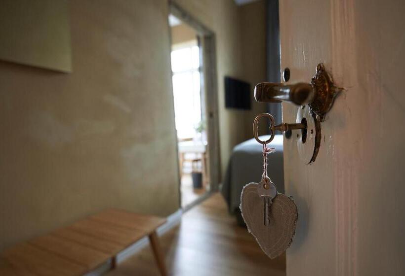 חדר בסיסי, Alte Apotheke