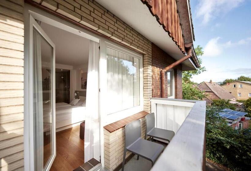 غرفة قياسية مزوَّدة بشُرفة, Der Kleine Hans