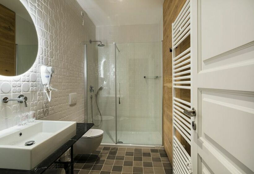 Номер Стандарт Индивидуальный, Peteani