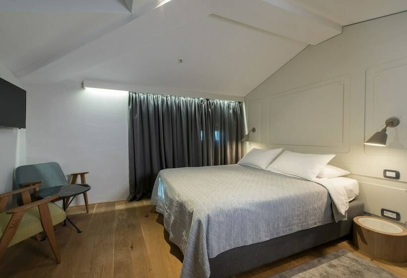 Номер Стандарт, Peteani