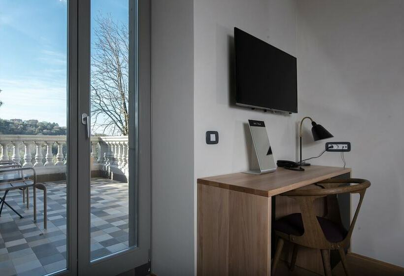 Номер Стандарт Двуспальная Кровать Вид на Город, Peteani