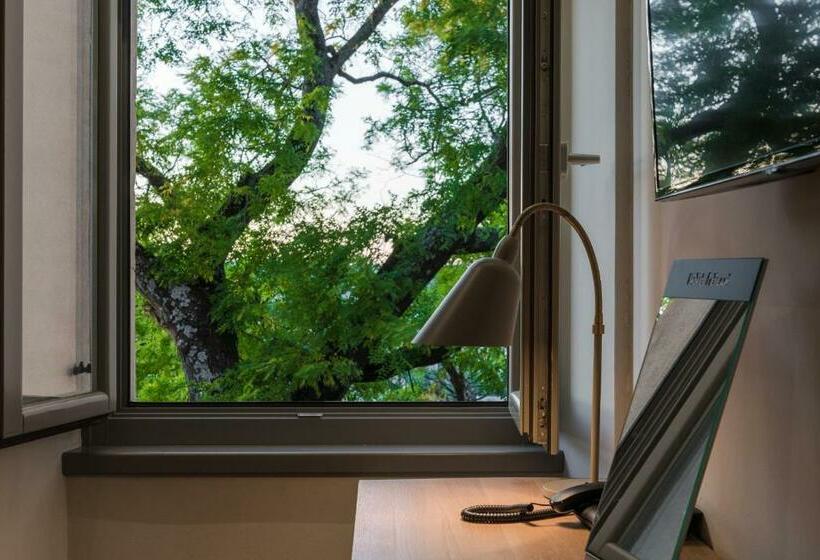 Номер Стандарт, Peteani