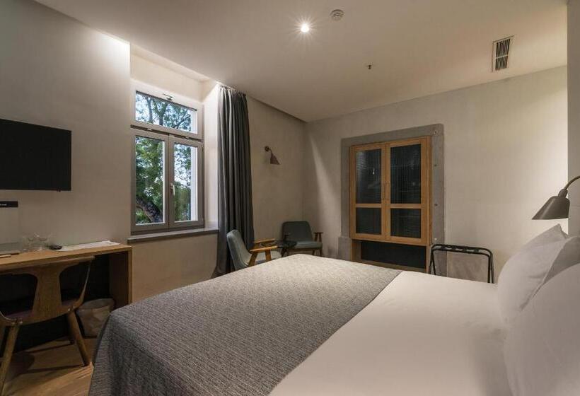 Номер Стандарт, Peteani