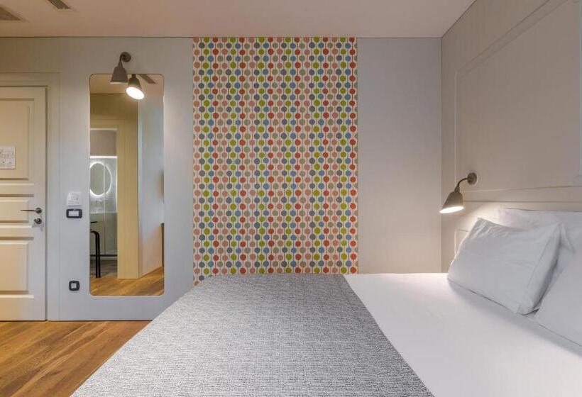 Номер Стандарт, Peteani