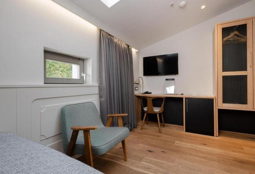 Номер Стандарт Индивидуальный, Peteani