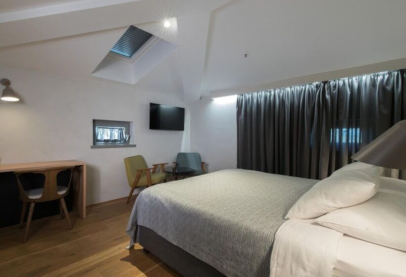 Номер Стандарт, Peteani