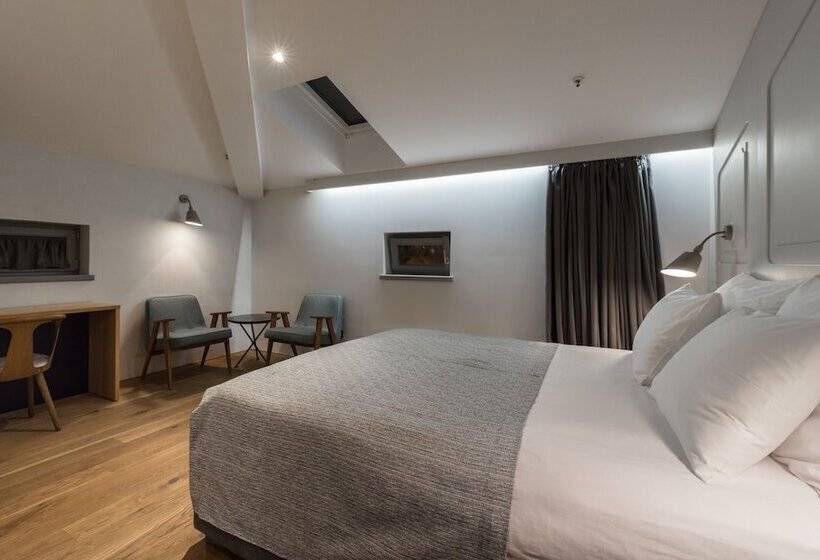 Номер Стандарт, Peteani