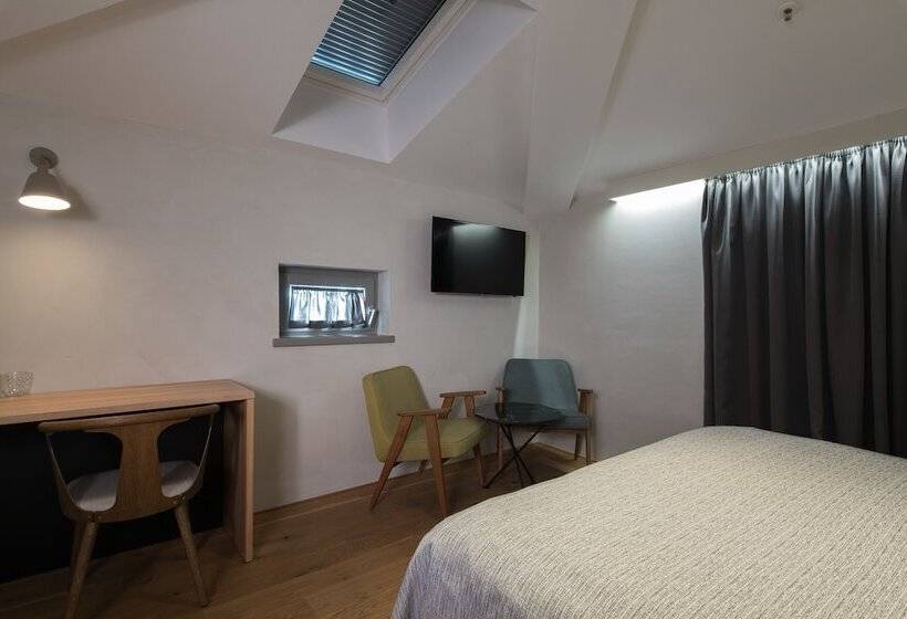 Номер Стандарт, Peteani