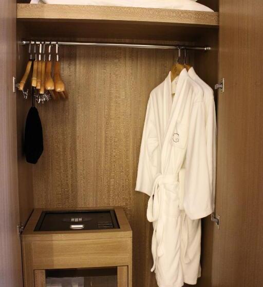 디럭스 룸, Southern Club Station 1