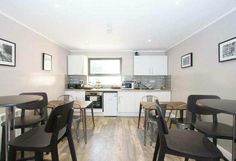 סטודיו דלוקס, Westciti Caroco Apart