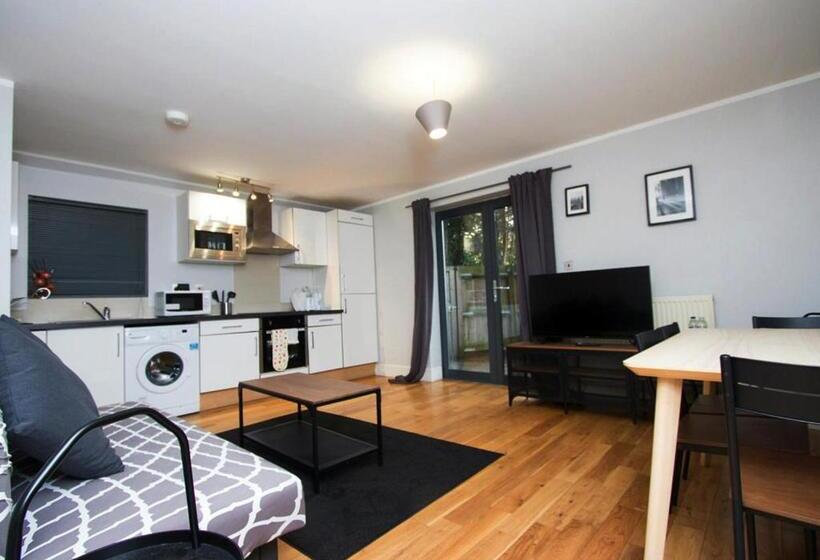 Апартаменты 1 Спальня, Westciti Caroco Apart