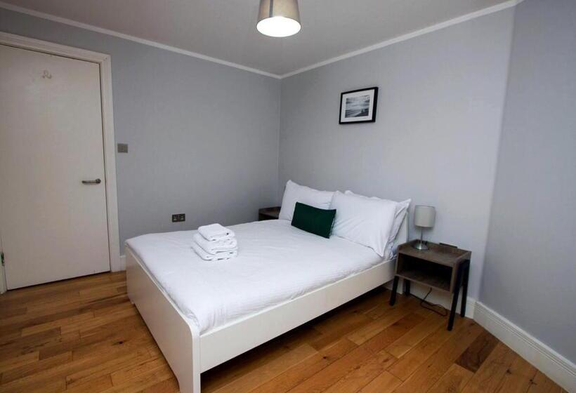 דירת חדר, Westciti Caroco Apart