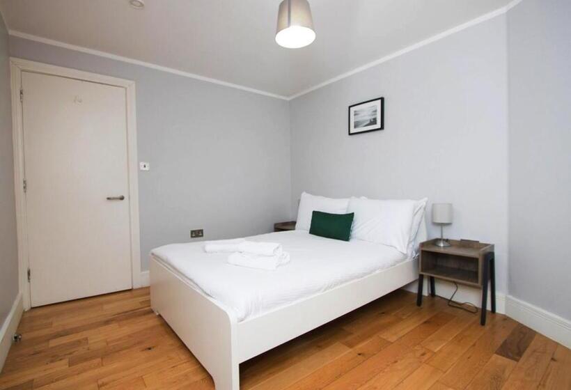 דירת חדר, Westciti Caroco Apart