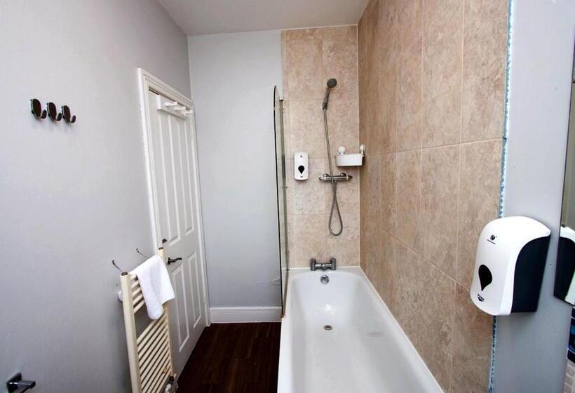 Апартаменты 2 Спальни, Westciti Caroco Apart