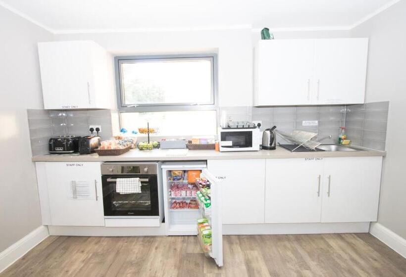 Апартаменты 2 Спальни, Westciti Caroco Apart