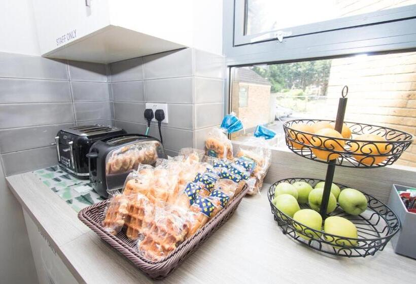 Апартаменты 2 Спальни, Westciti Caroco Apart