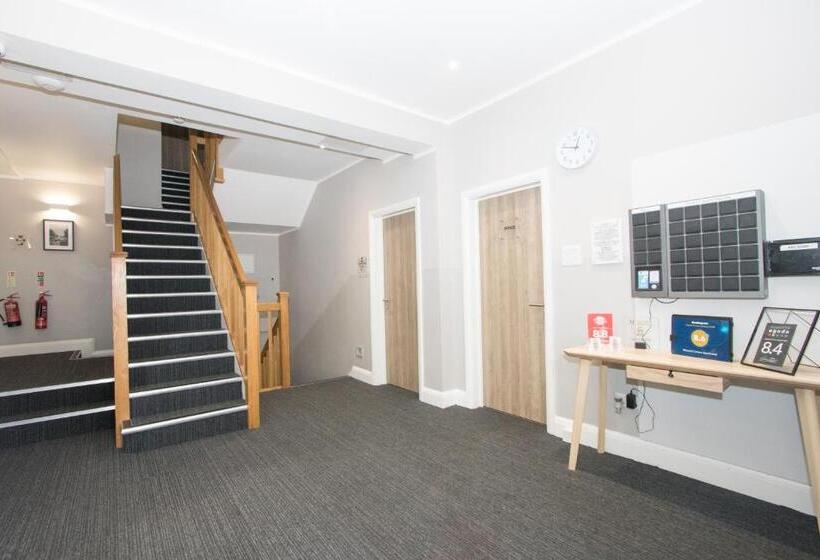 شقة غرفتين, Westciti Caroco Apart