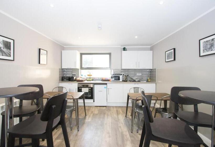 דירת חדר, Westciti Caroco Apart