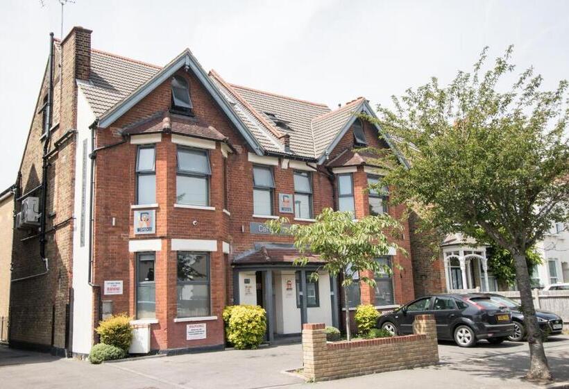 דירת חדר, Westciti Caroco Apart