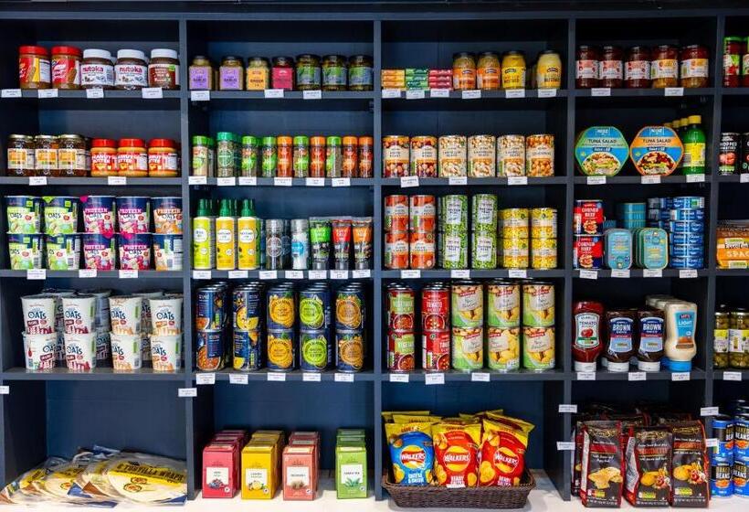 Апартаменты 2 Спальни, Westciti Caroco Apart