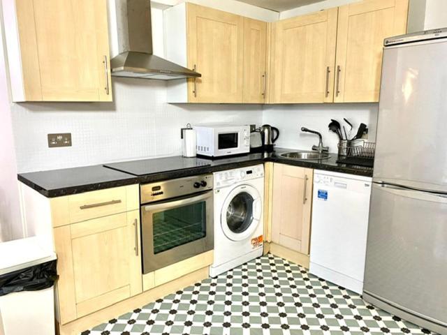 Апартаменты 2 Спальни, Westciti Caroco Apart