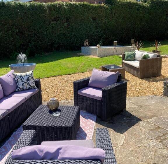 标准单人间, Overdale Motel