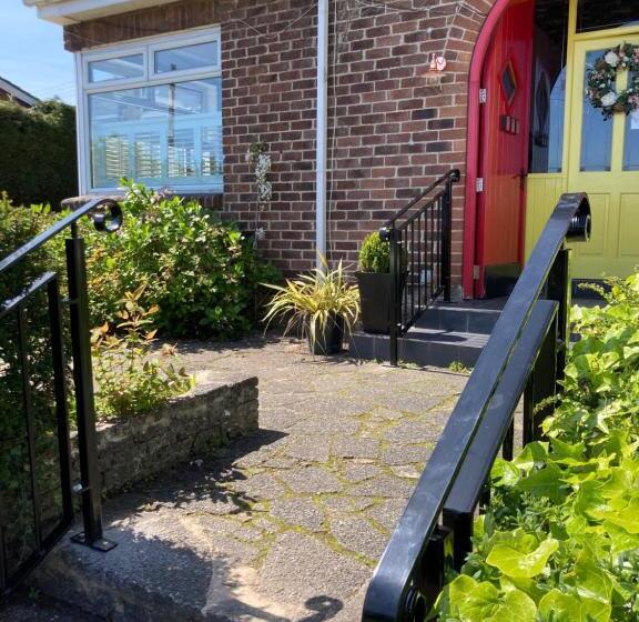 标准单人间, Overdale Motel