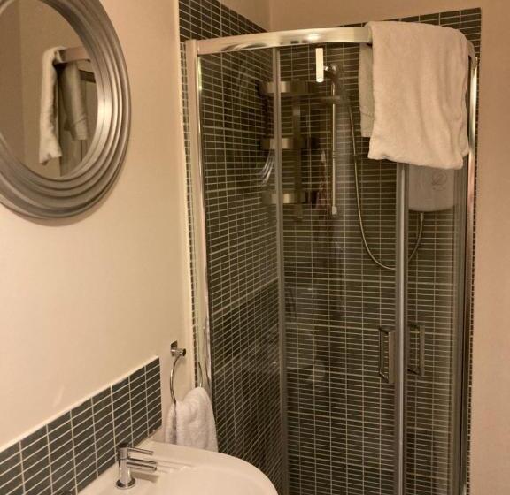 标准单人间, Overdale Motel