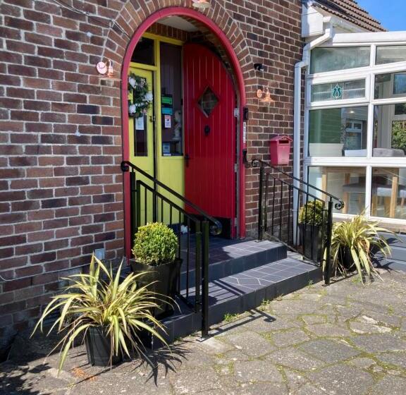 豪华园景房, Overdale Motel