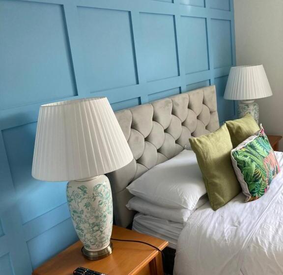 标准间, Overdale Motel