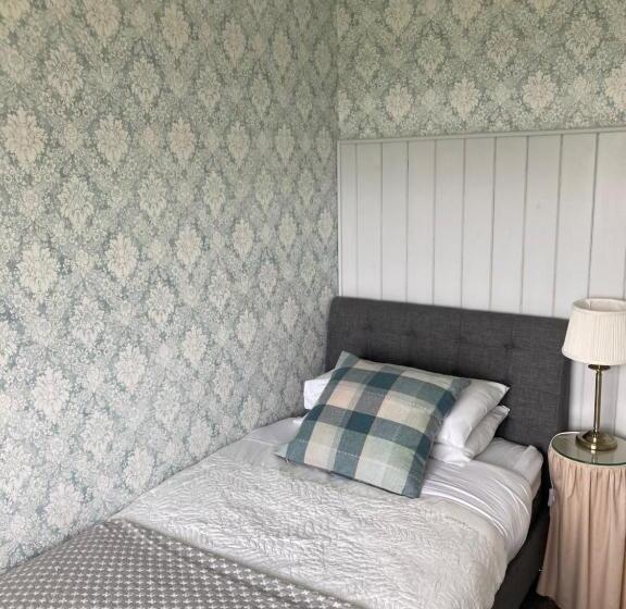 标准单人间, Overdale Motel