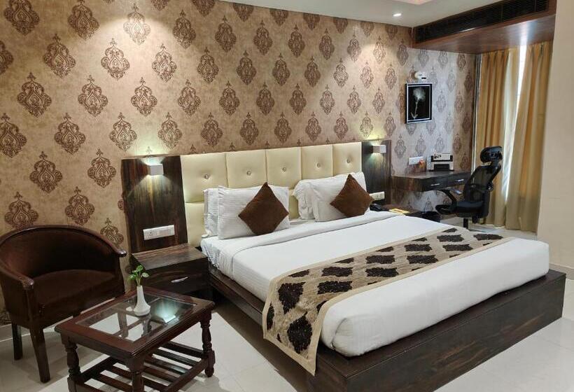 اتاق اجرایی, Pinnacle By Click Hotels, Lucknow
