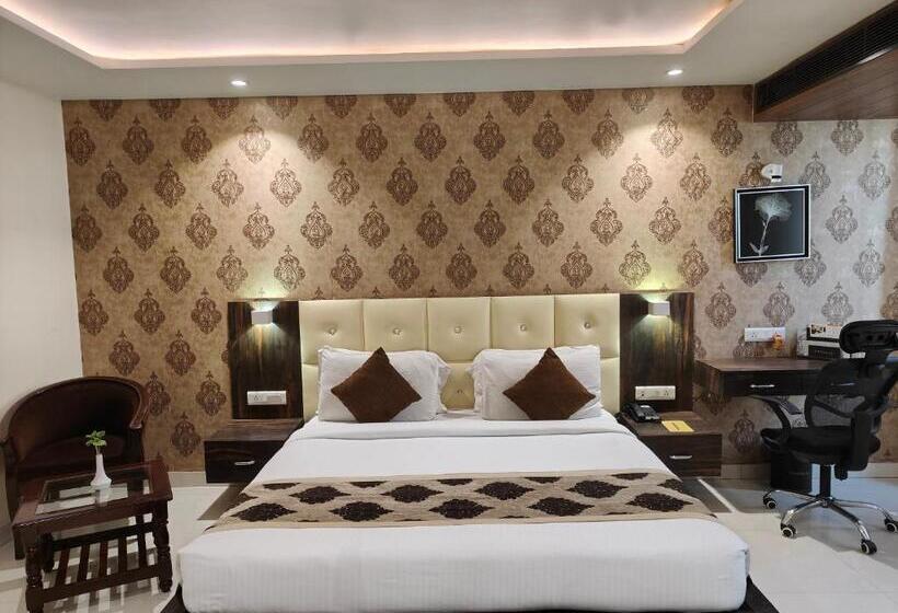 اتاق اجرایی, Pinnacle By Click Hotels, Lucknow