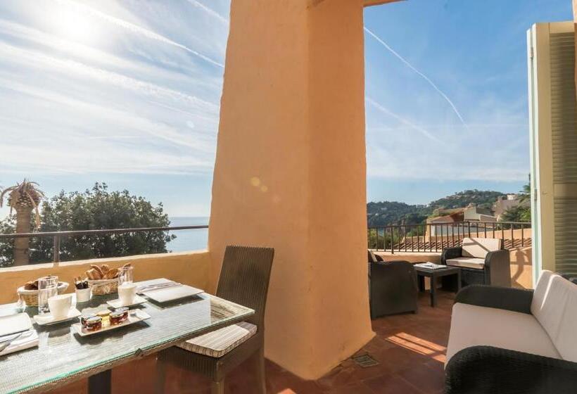 Номер Deluxe с Террасой, Club Port La Galere