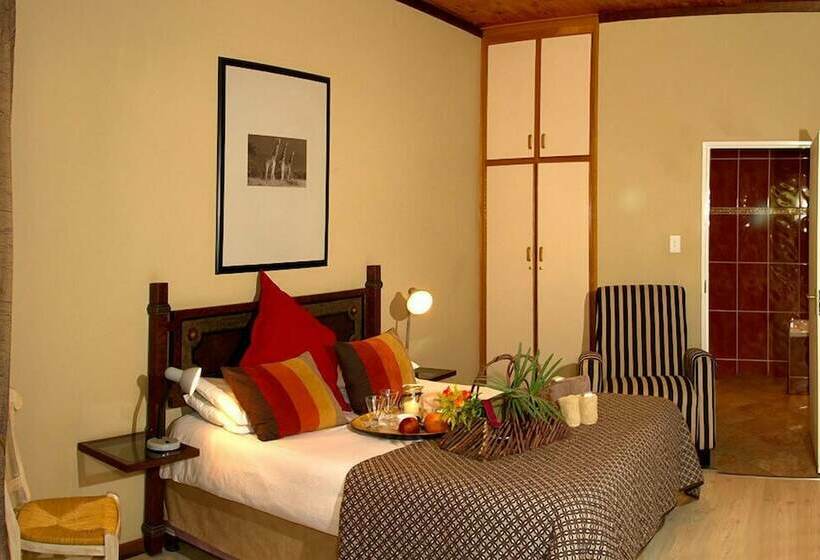 디럭스 룸, Out Of Africa Town Lodge