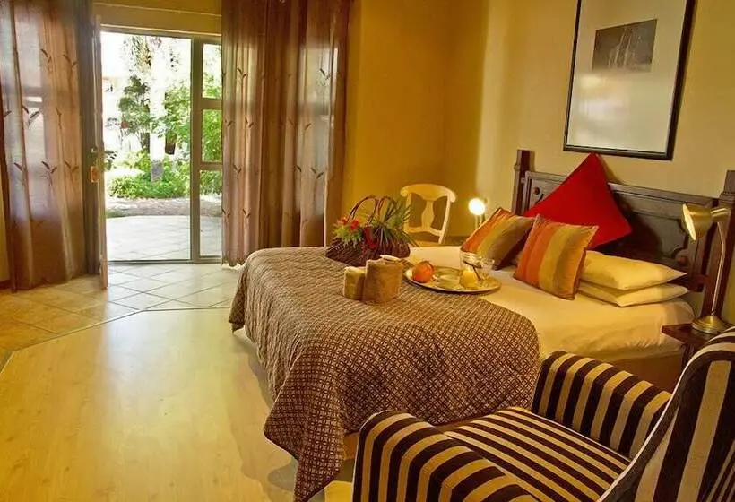 デラックスルーム, Out Of Africa Town Lodge