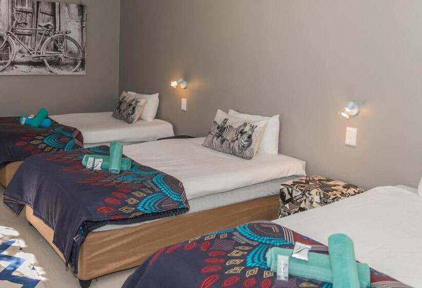 스탠다드 트리플 룸, Out Of Africa Town Lodge